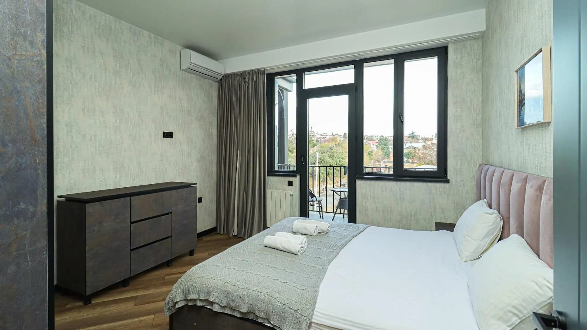 Luxurious 3Br Apartment W Stunning Views Tbilisi